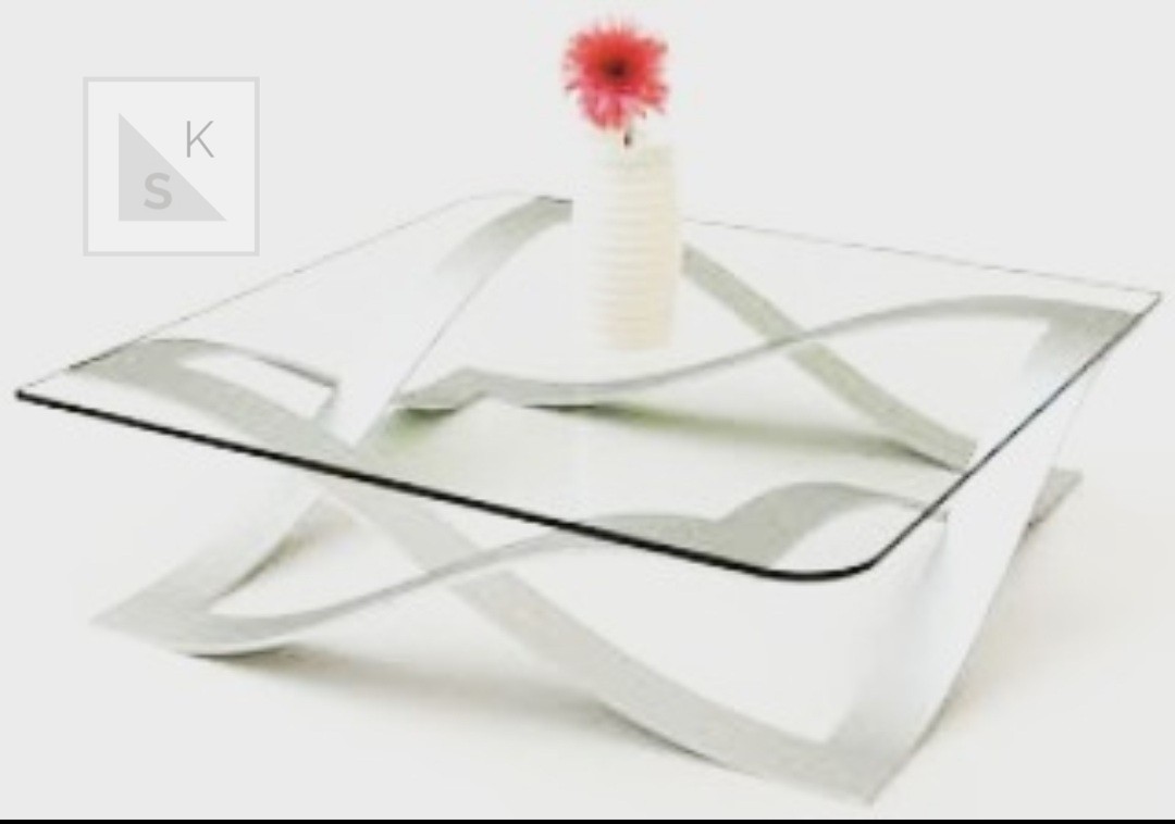 Mesa de aço.